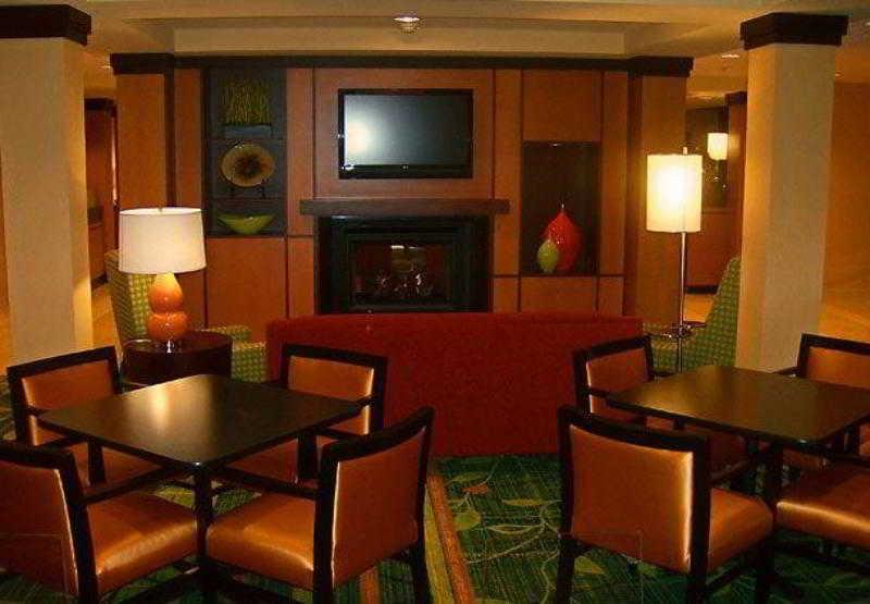 Fairfield Inn And Suites By Marriott Seymour Restaurant bilde